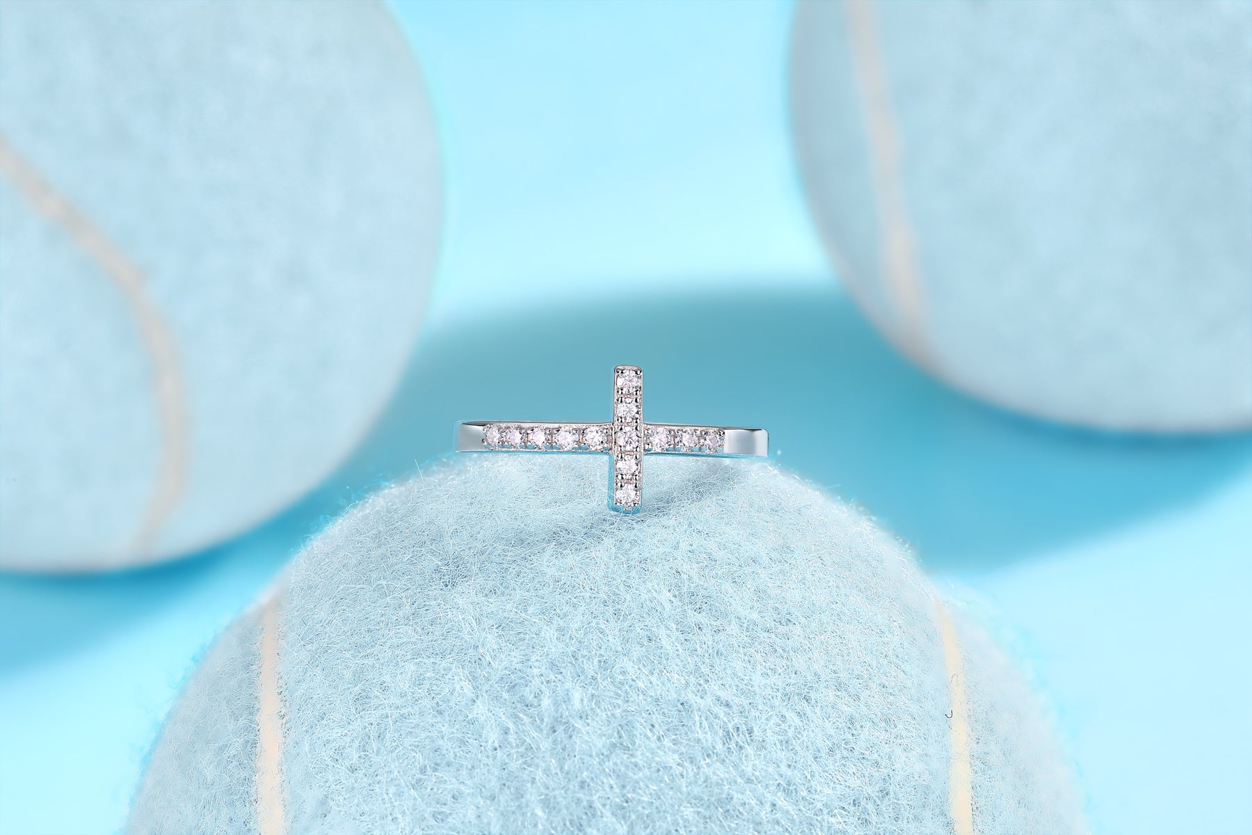 Holy Light Cross - A Fashionable And Luxurious Jewelry Piece With Moissanite S925 Sterling Silver And Platinum-plated Diamond